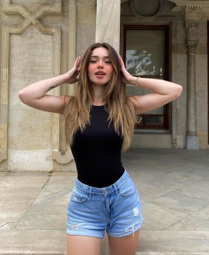 Melike Saygın Photo #14