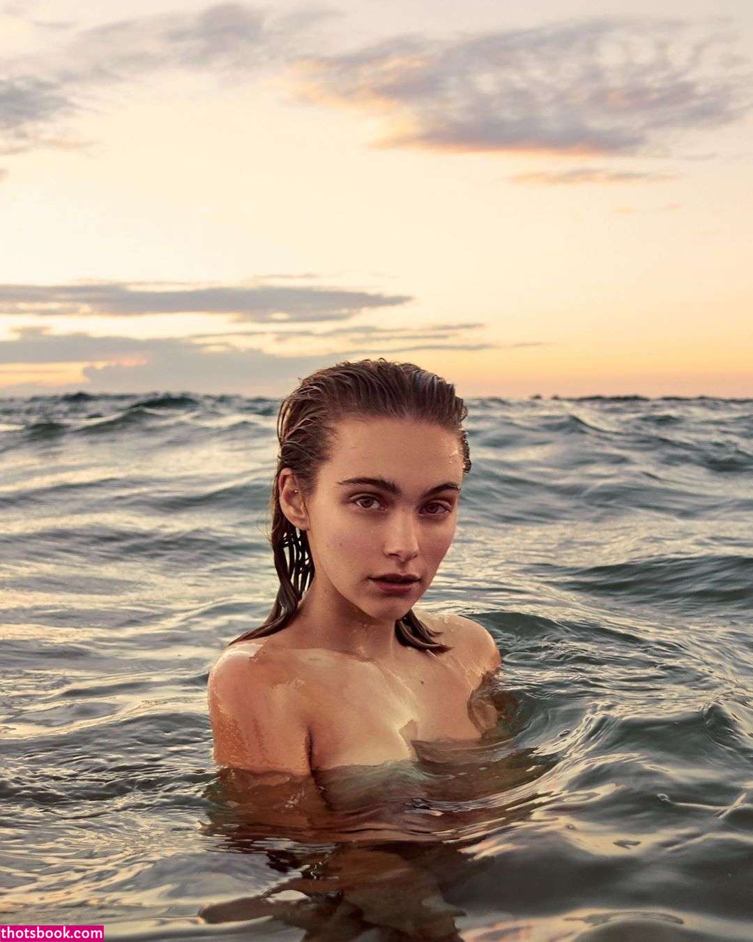 Nikki Hillier Photo #17