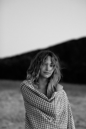 Nikki Hillier Photo #30