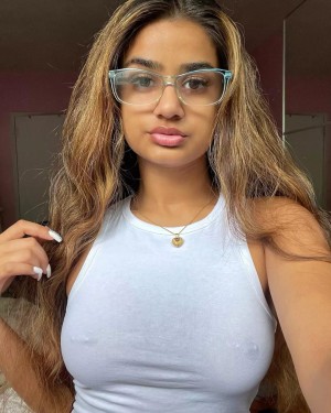 angelruhanakhanam Photo #4