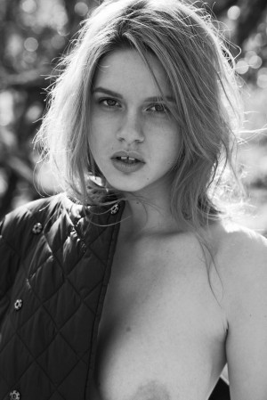 Elle Brittain Photo #13