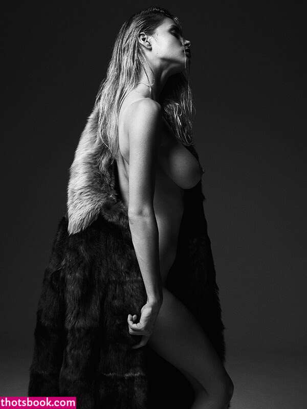 Elle Brittain Photo #19