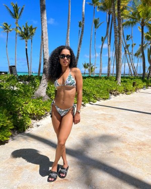 Jennifer Prado Photo #15