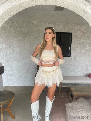 Olivia Nelson Photo #20