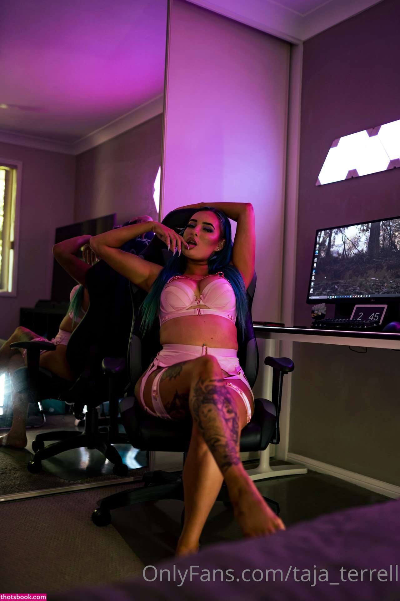 Taja Terrell Photo #4