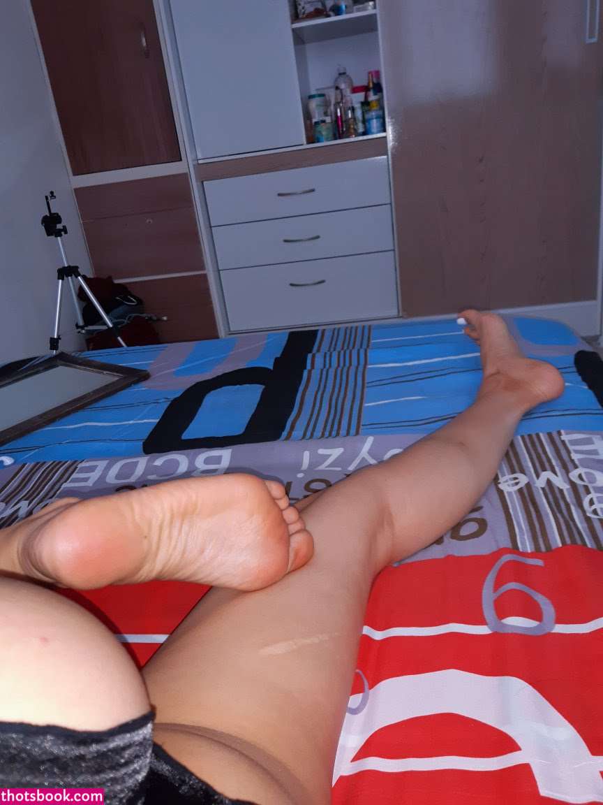 Angieefeet Photo #9