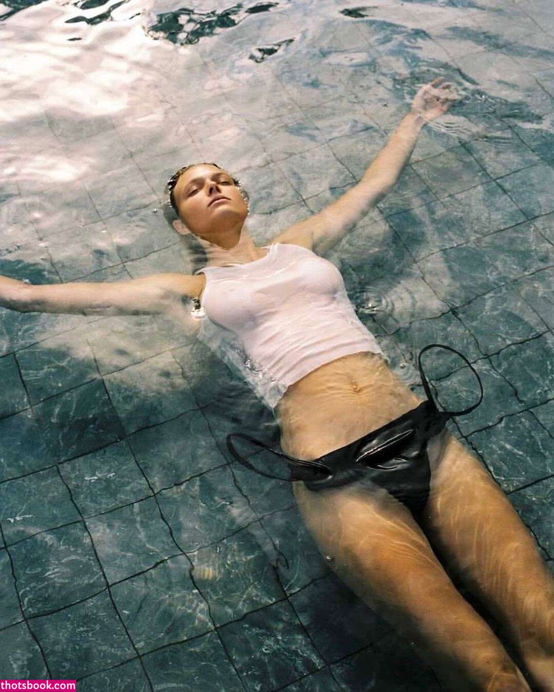 Anais Garnierbe Photo #16