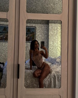 Aneeqa Farid Photo #14