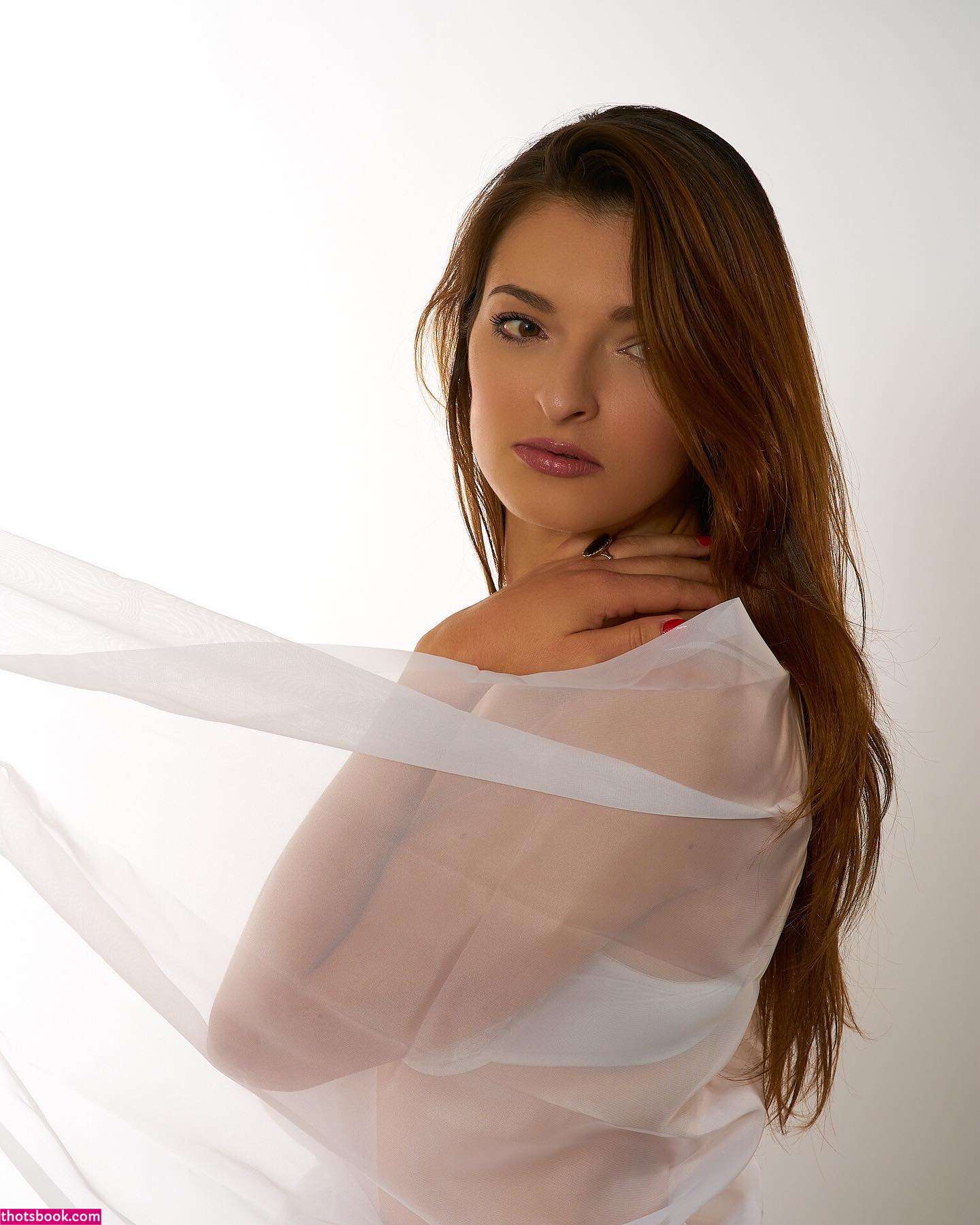 Chloe Bonhaure Photo #2