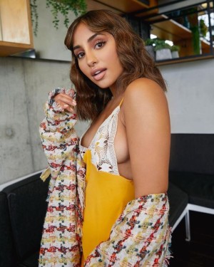 Maria Thattil Photo #12