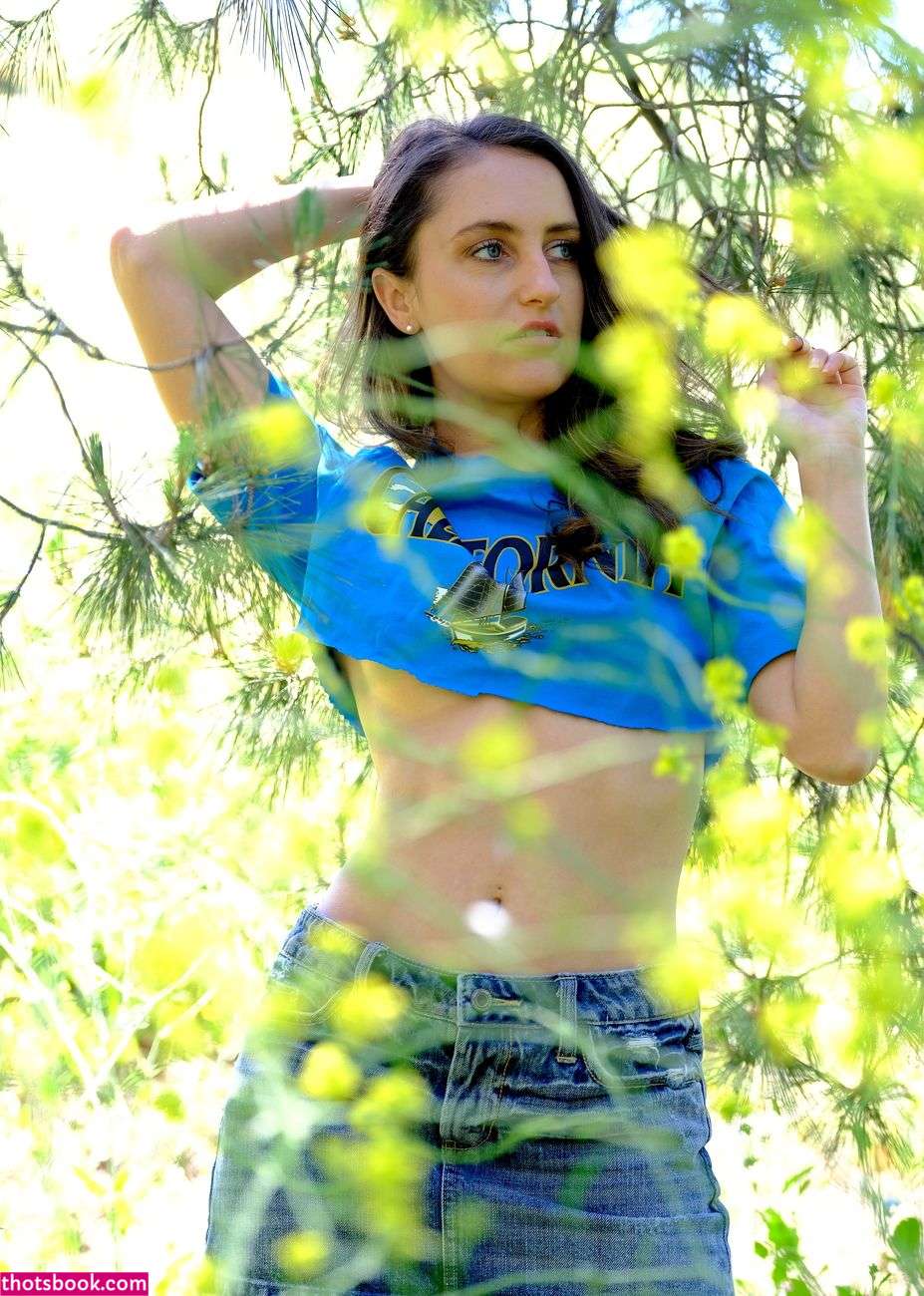 Monique Giselle Photo #4