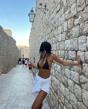 Olivia Grivas Photo #30