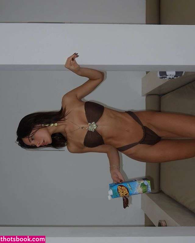 Olivia Grivas Photo #37