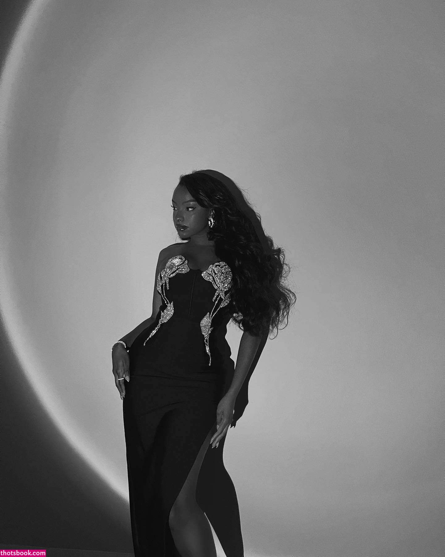 Savannah Perkins Photo #10