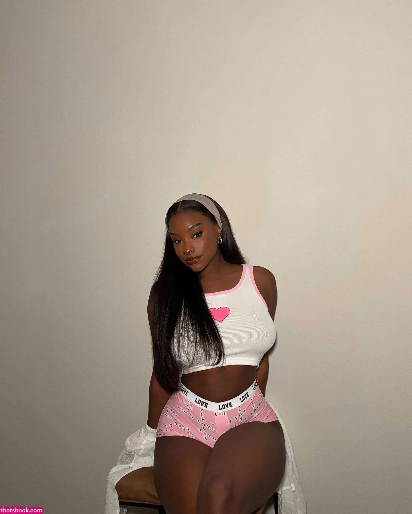 Savannah Perkins Photo #12