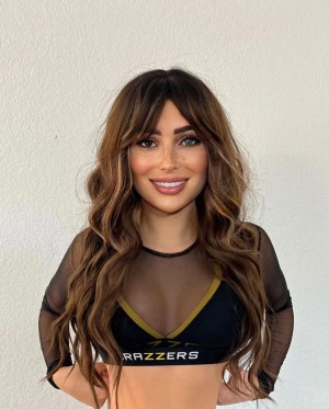 Sophia Vay Photo #16