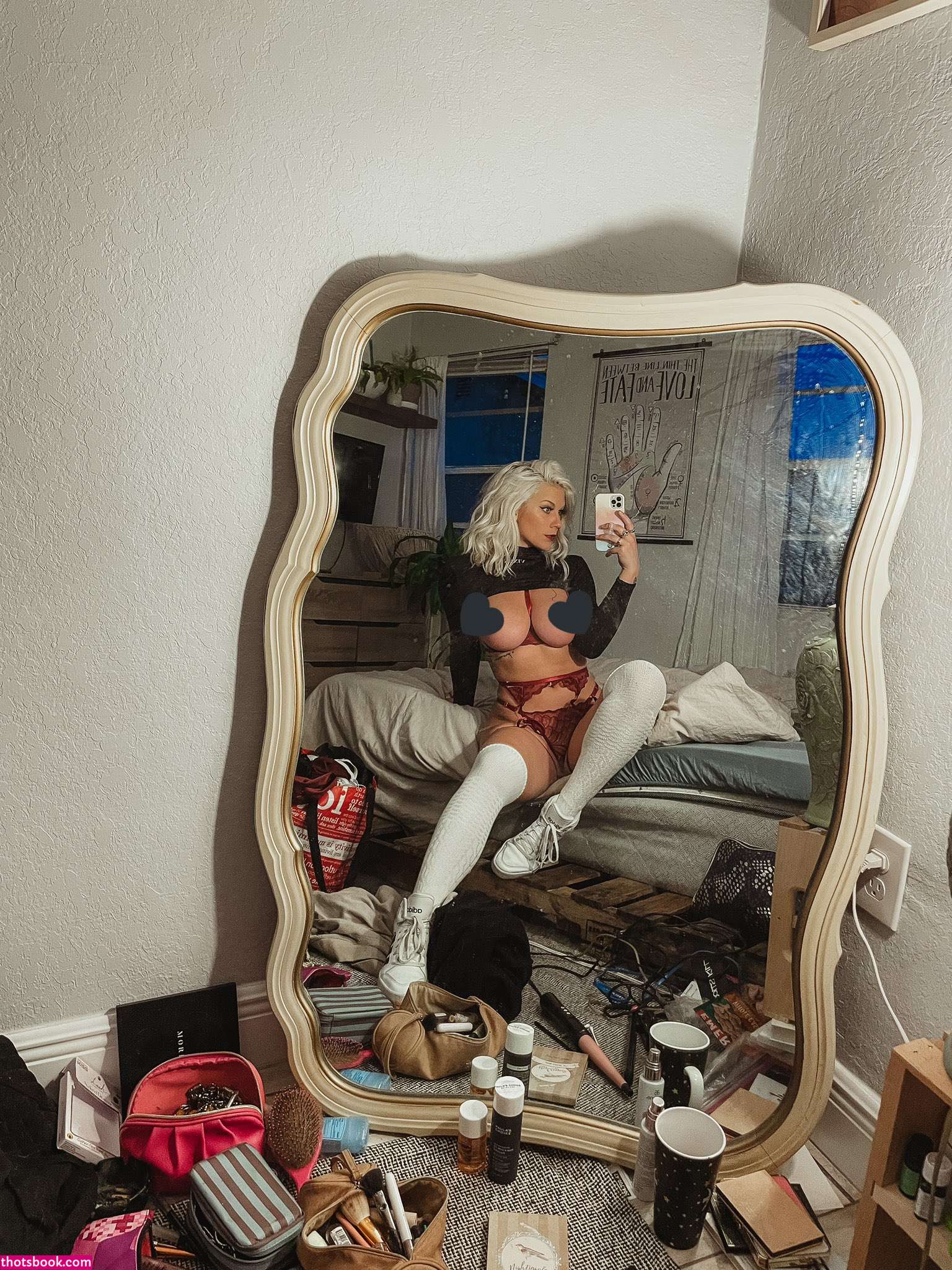 Taylor Hughs Photo #33