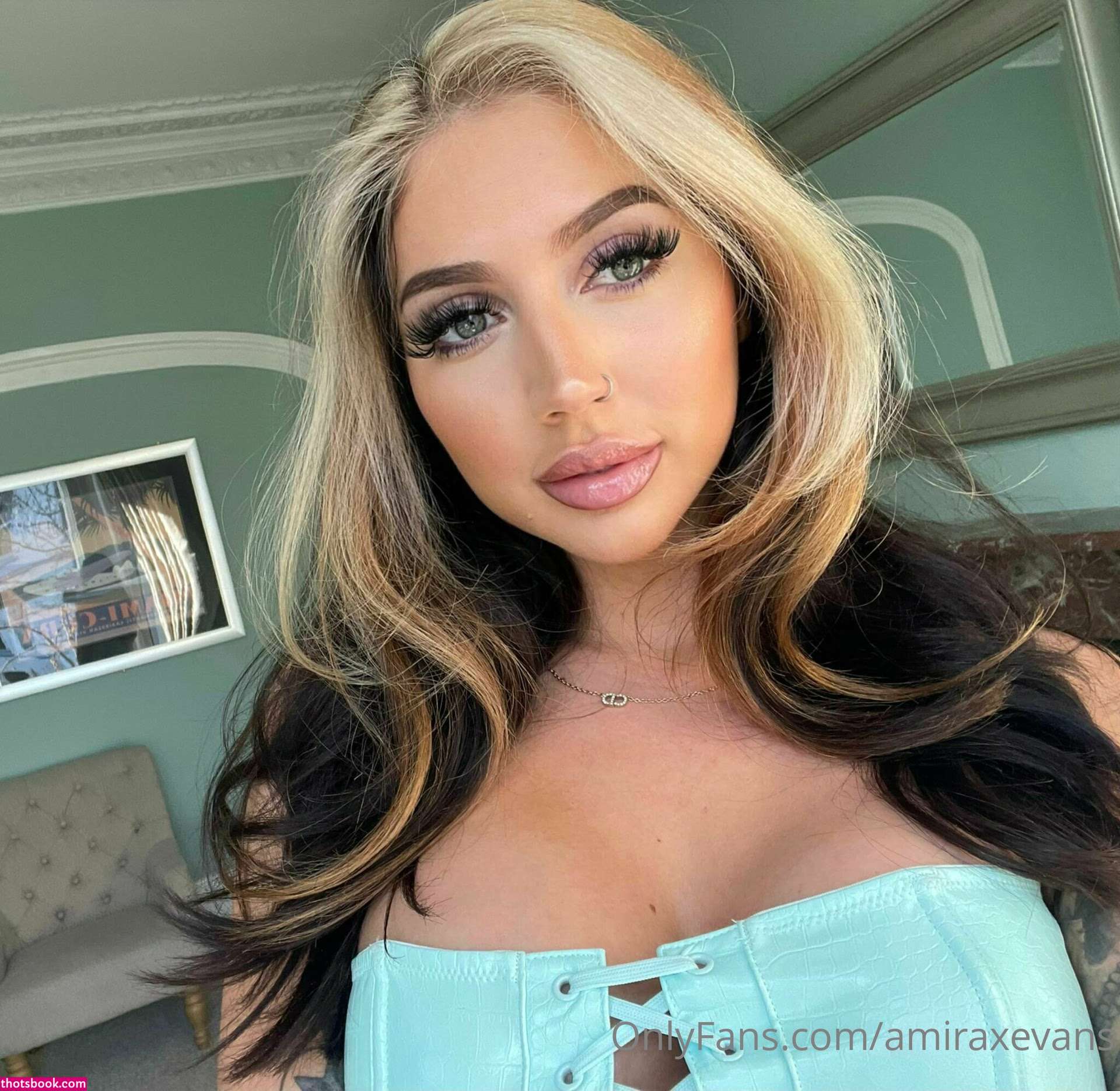 amiraxevans Photo #19