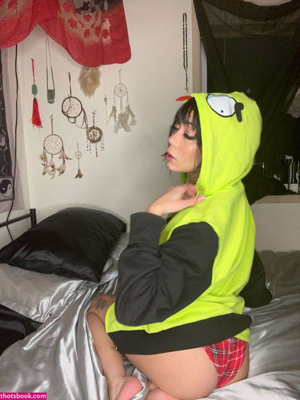 nymphynaomi Photo #8