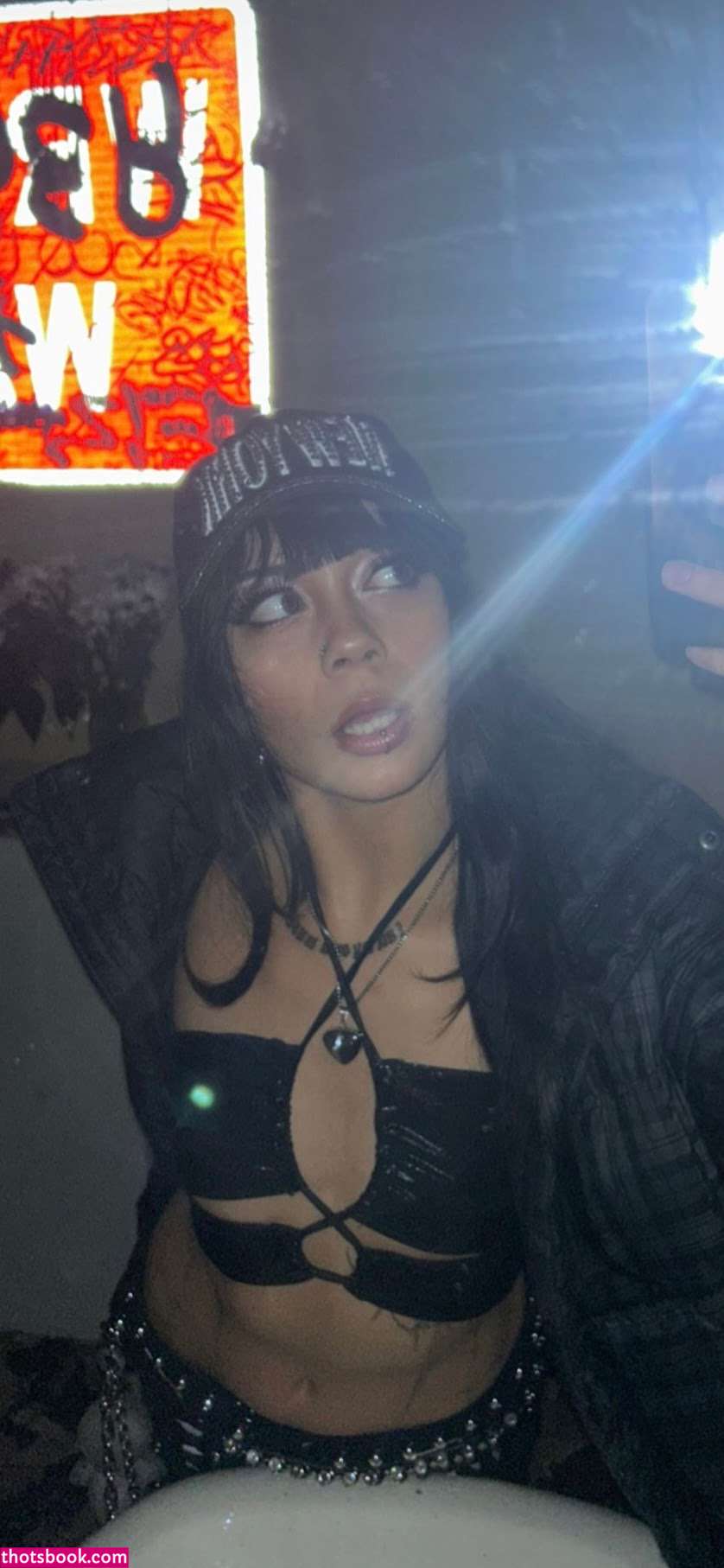 nymphynaomi Photo #13