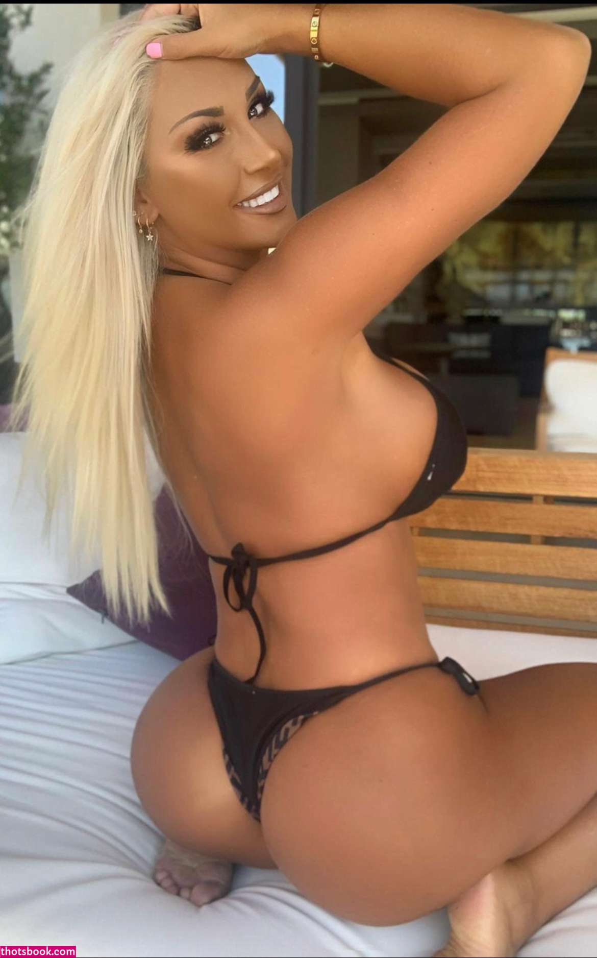 Holly Deacon Photo #1