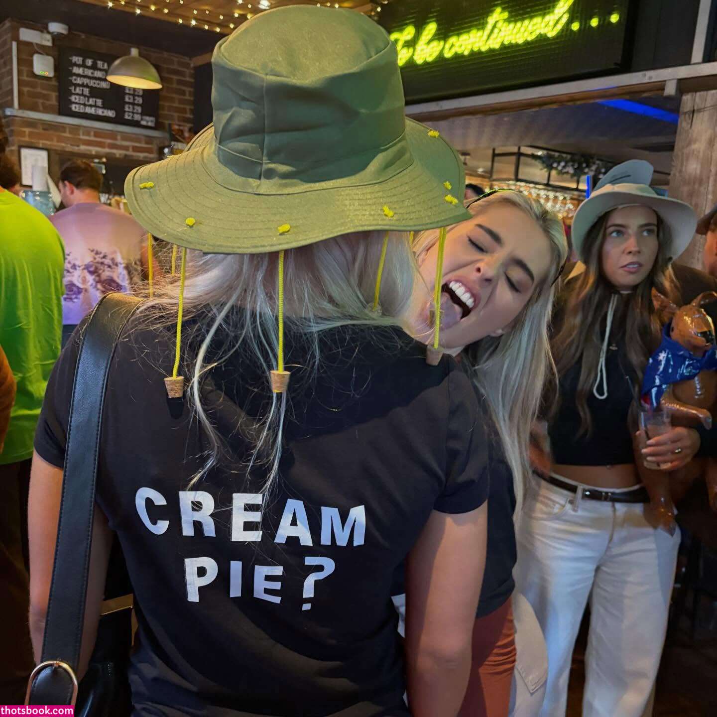 Ellie Middleton Photo #5