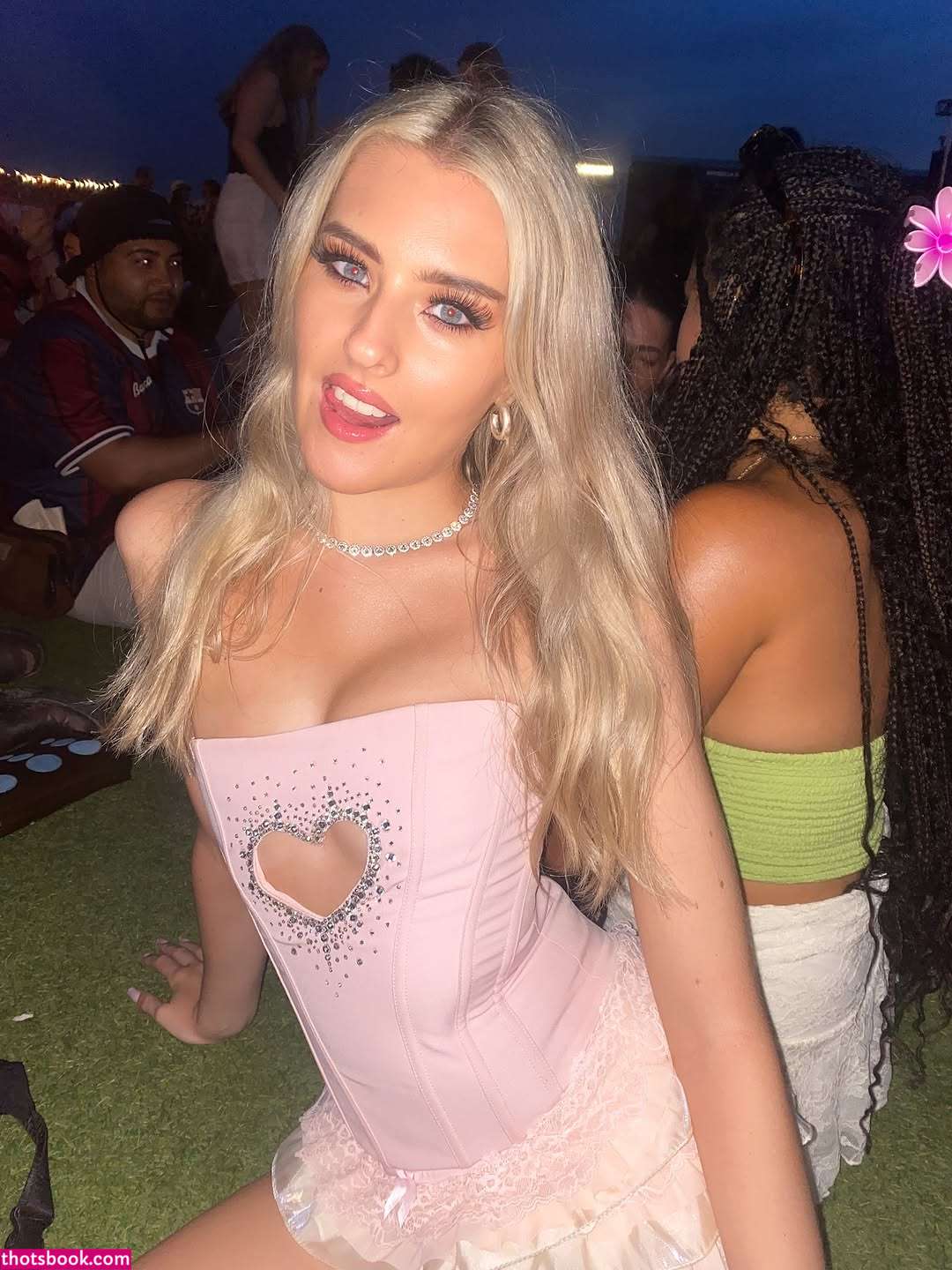 Ellie Middleton Photo #22