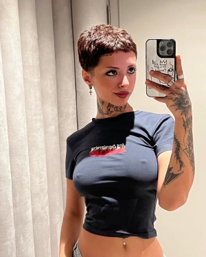 Hazal Bayazit Photo #7