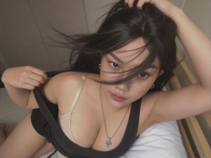 Luna Minerva Photo #2