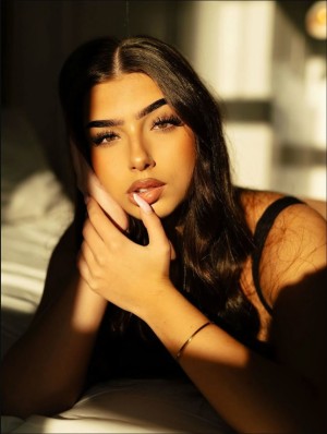 Emilia Wegrzynek Photo #2