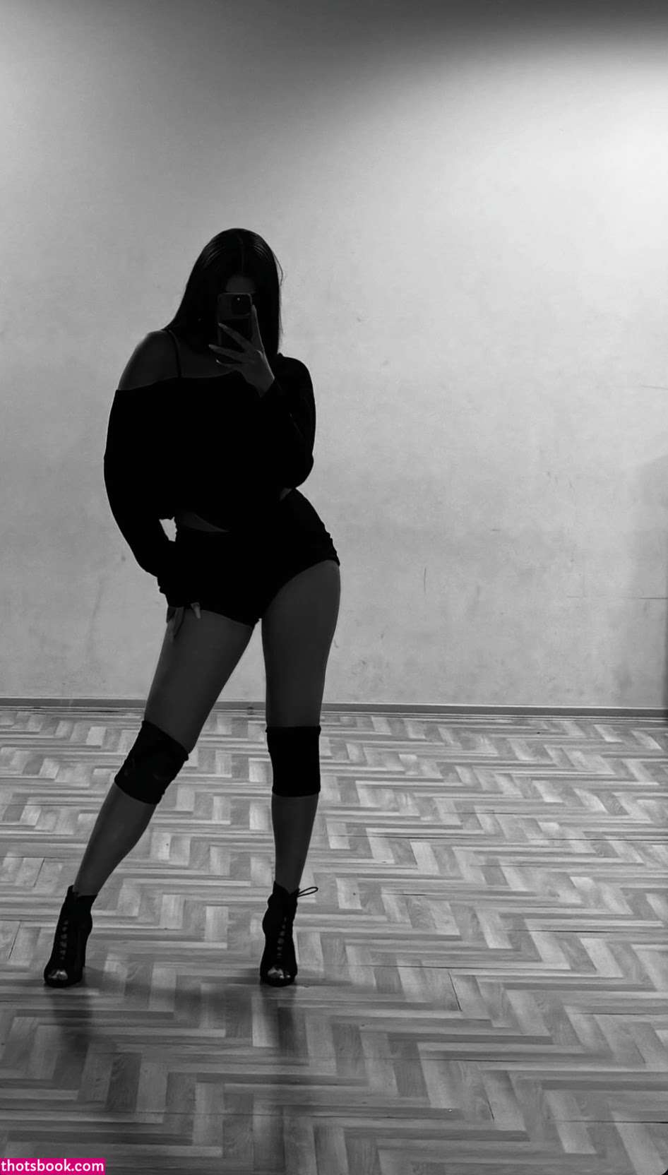 Emilia Wegrzynek Photo #13