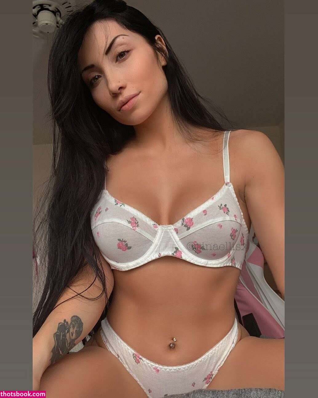 Rina Ellis Photo #31