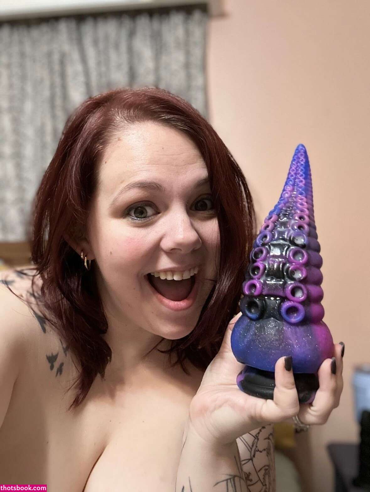 Borrowhiswife Photo #3