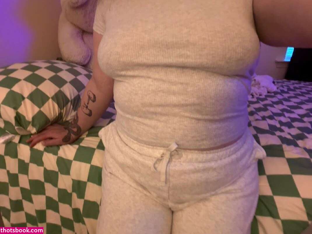 Goldenluvrgirl Photo #8