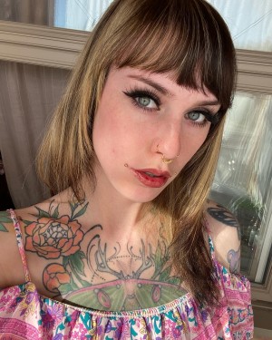 Tellmemore666 Photo #8