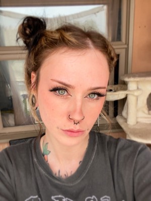 Tellmemore666 Photo #9