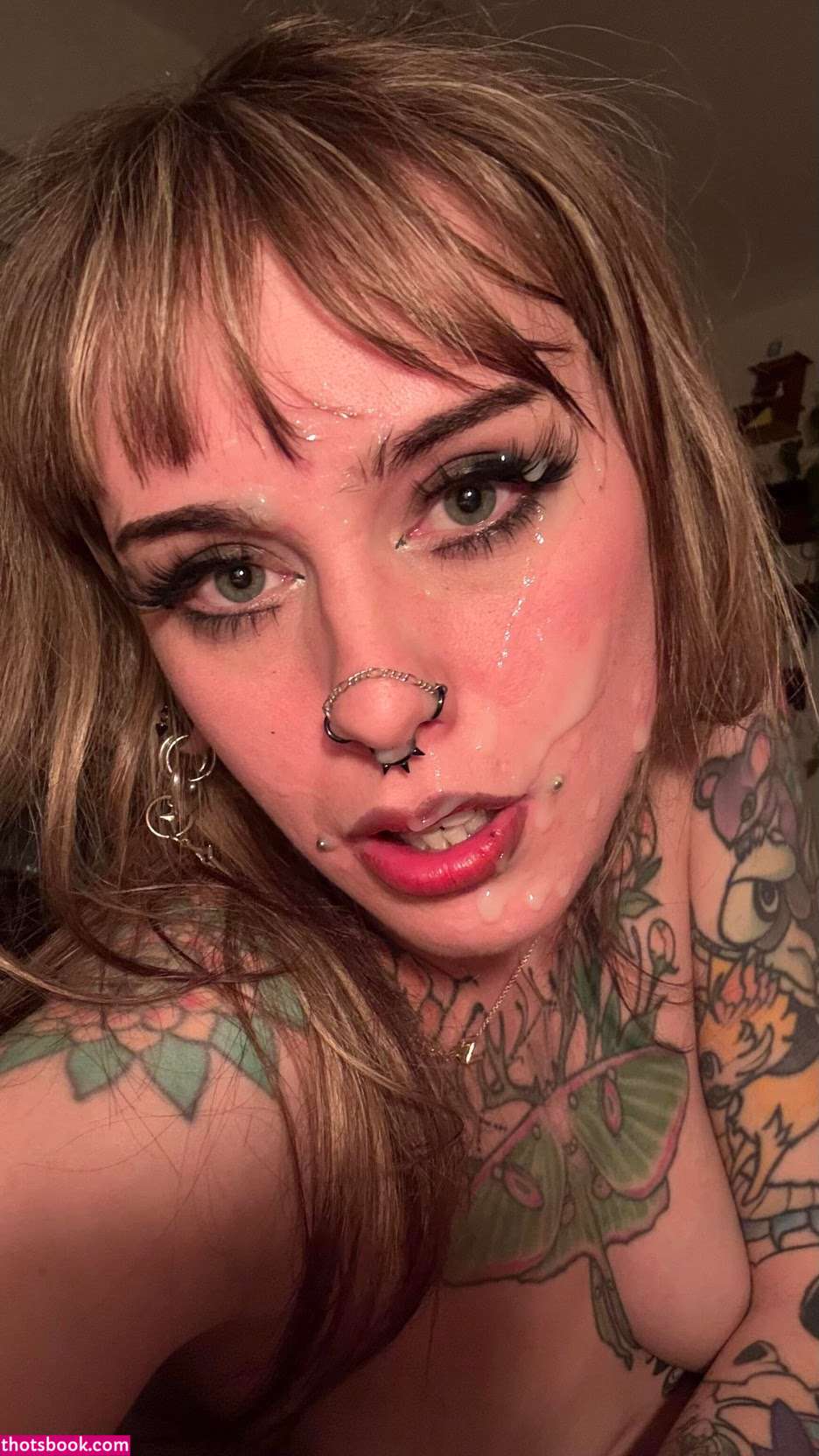 Tellmemore666 Photo #20