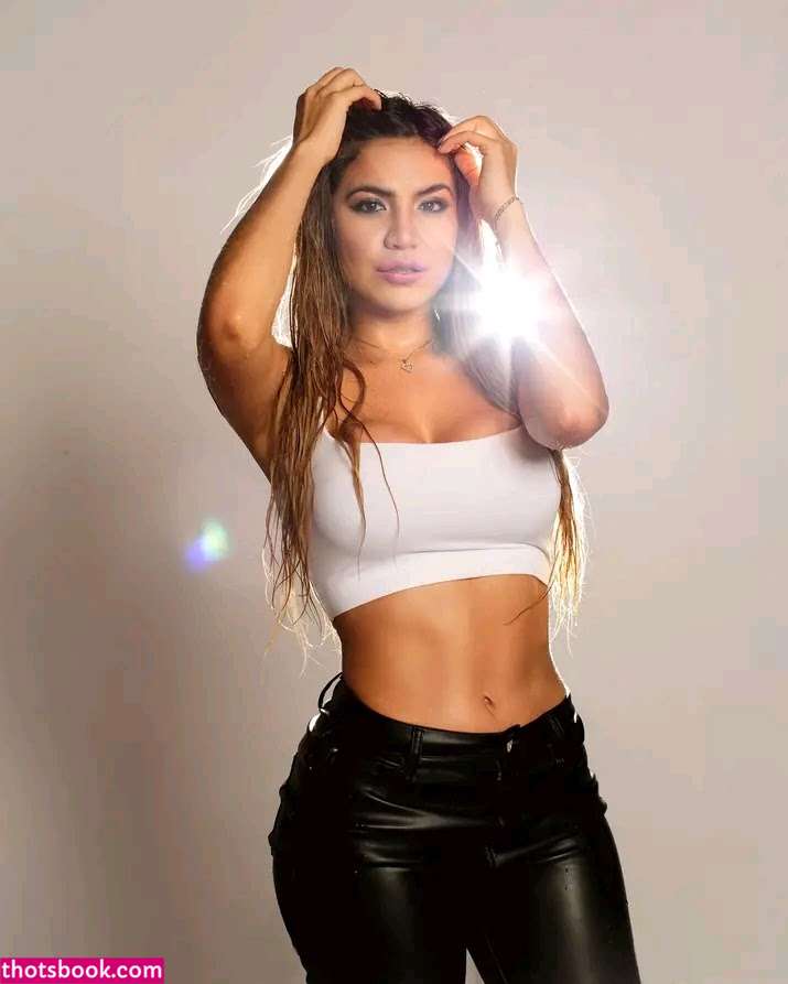 Ana Morquecho Photo #18