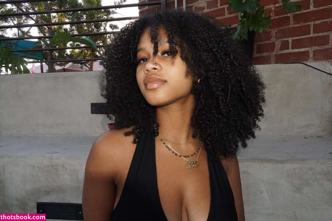 Amara Kioni Photo #11