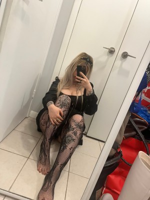 carrienoona Photo #10