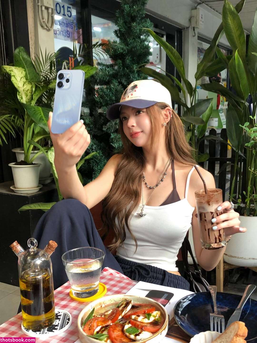 Elyn Leong Photo #35