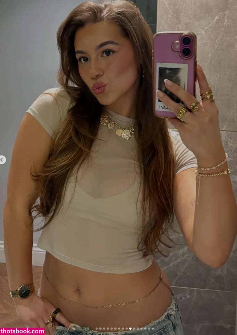 Leah Davies Photo #24