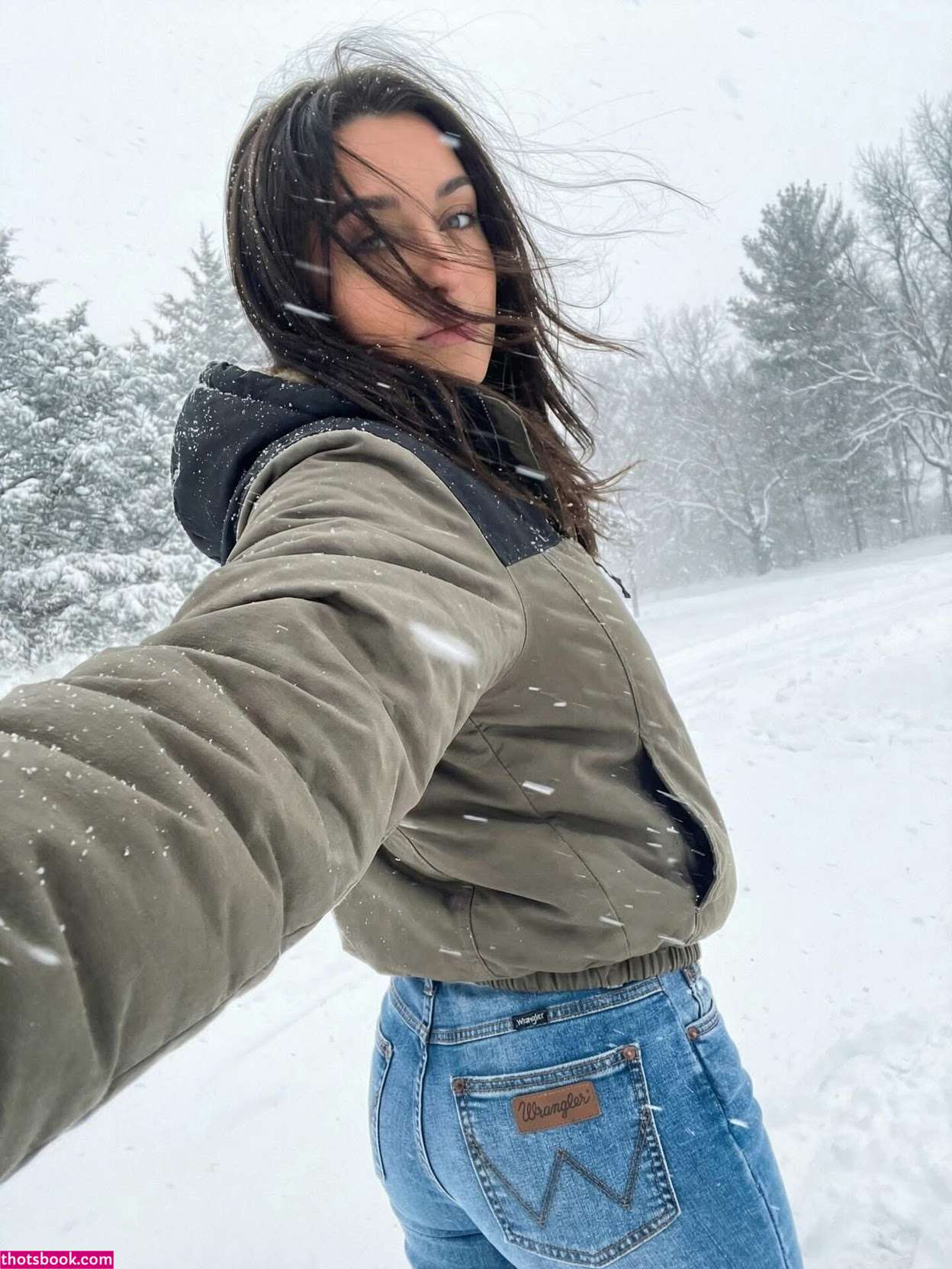 Brianna Collins Photo #6