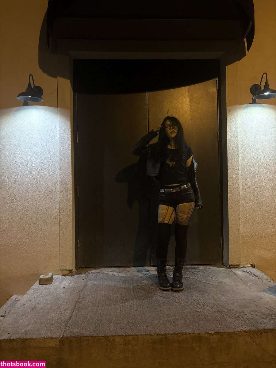 Sadgirlfetish Photo #22