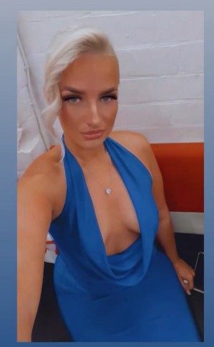 Abigail Holder Photo #8