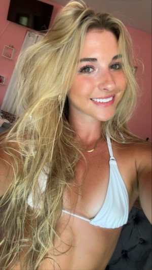 Allie Brink Photo #6