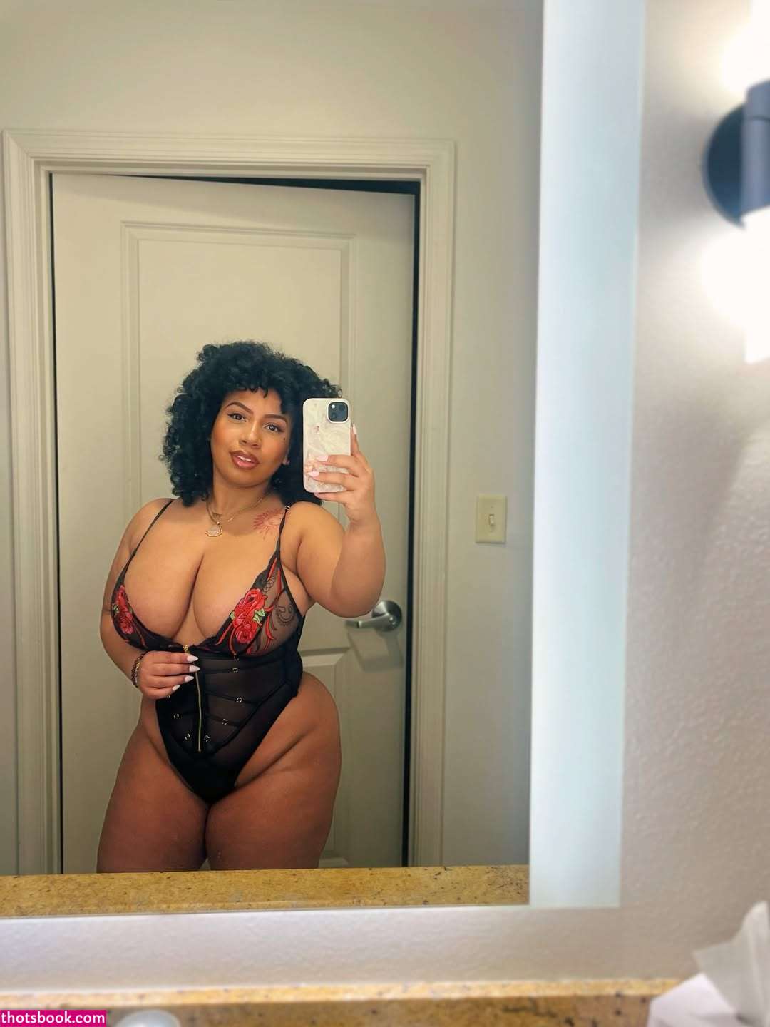 forevercurlybri Photo #1