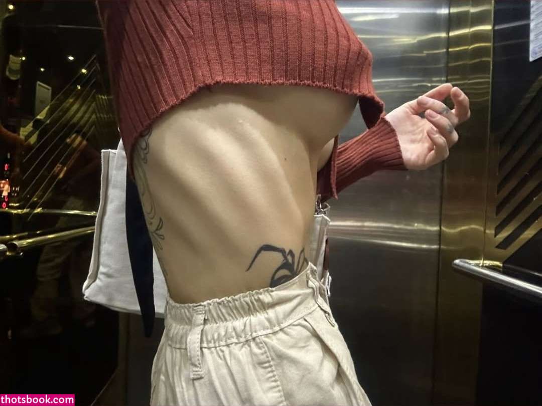 karmahandpoke Photo #8