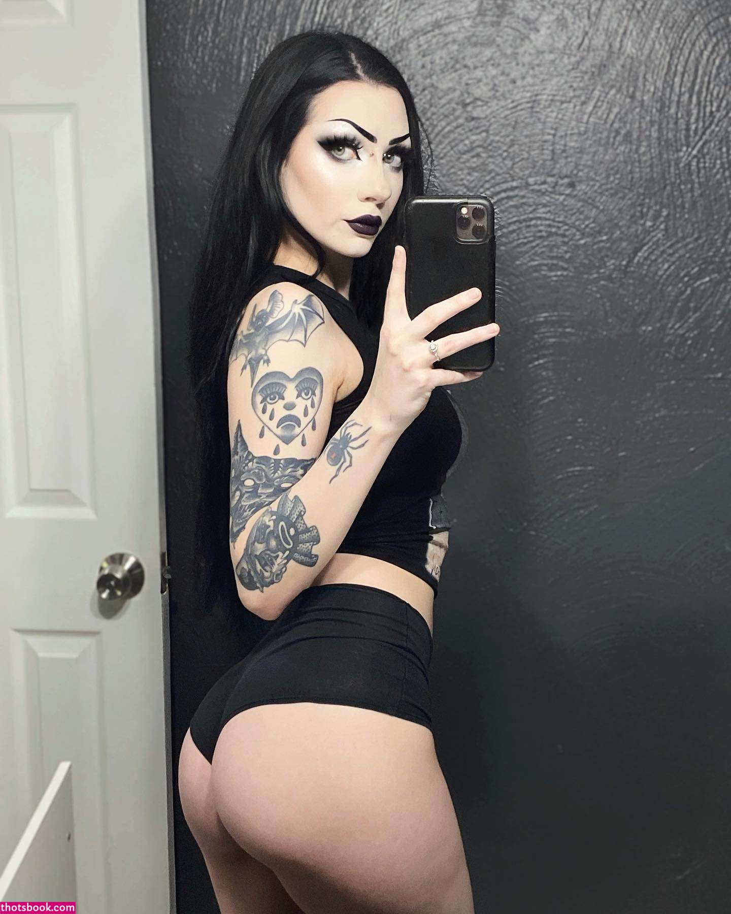 dahliawitch Photo #26