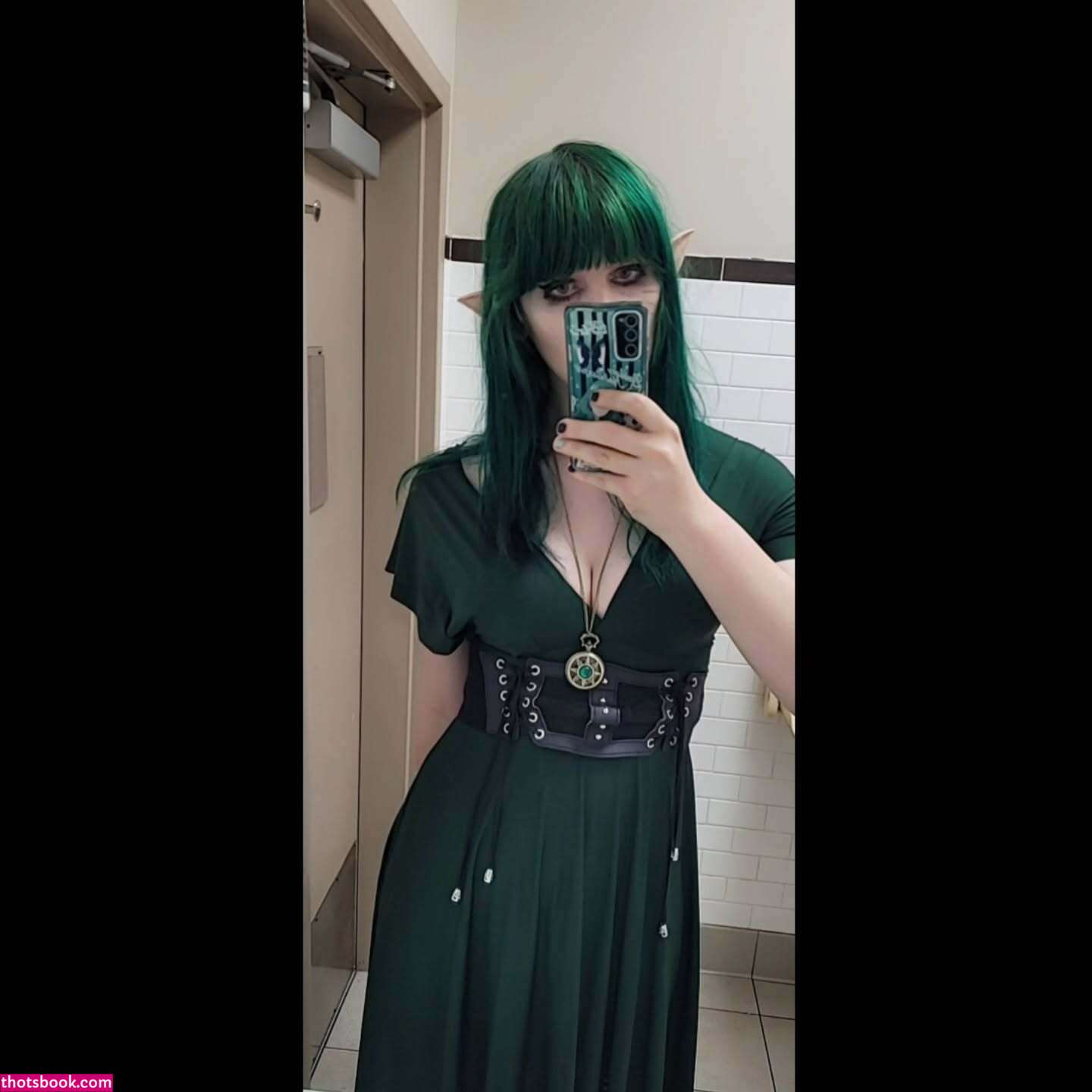 Jenny Holiday Photo #7